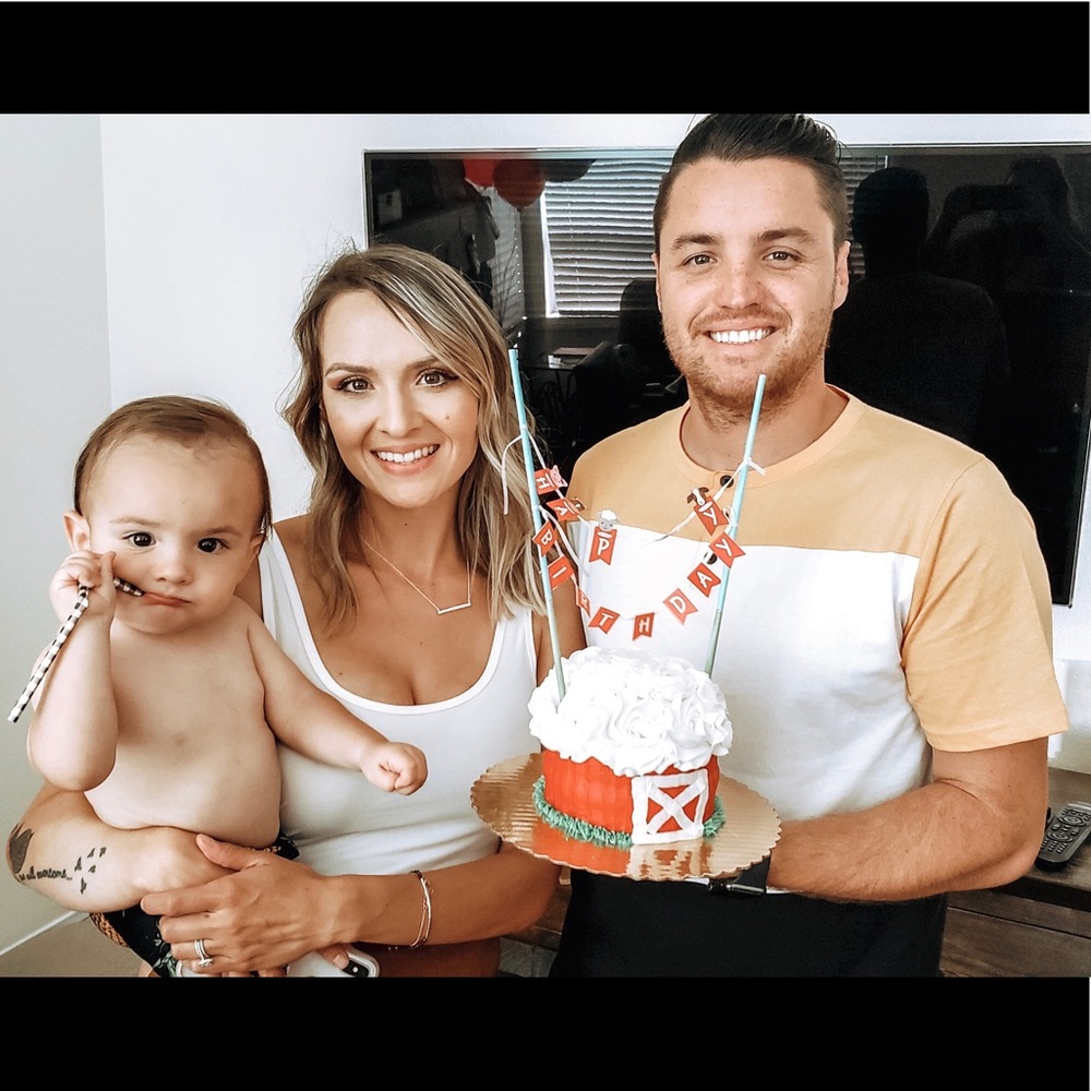 Meet your Posher, Danielle